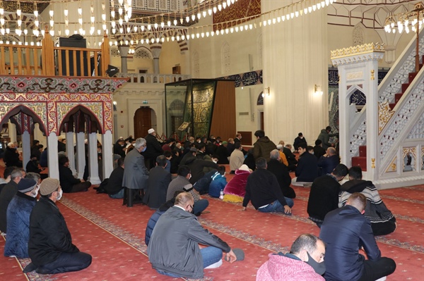 Regaip Kandili nedeniyle Hala Sultan Camii’nde program düzenlendi
