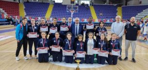 Levent Koleji basketbol takımı Yıldız Kızlarda Türkiye ikincisi oldu