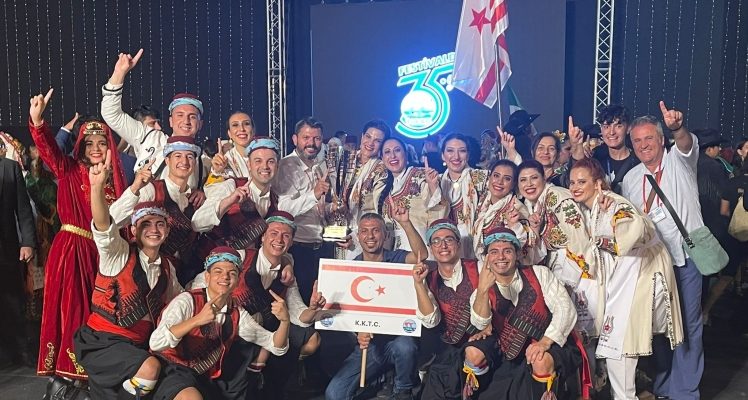 Alayköy Folklor Derneği, Yalova Altın Karanfil Halk Dansları yarışmasına birinci oldu