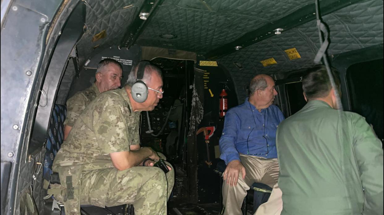Cumhurbaşkanı Tatar yangınla ilgili olarak helikopterle keşif uçuşu yapıyor