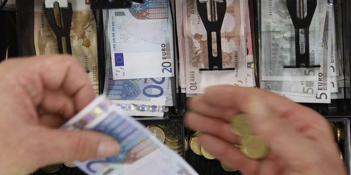 Sterlin 20,59 liradan, dolar 18,68 liradan güne başladı