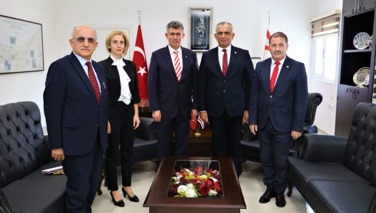 Bakan Çavuşoğlu, Büyükelçi Metin Feyzioğlu’nu kabul etti
