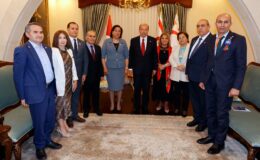 Cumhurbaşkanı Ersin Tatar, Azerbaycan-Kıbrıs Dostluk Cemiyeti heyetini kabul etti