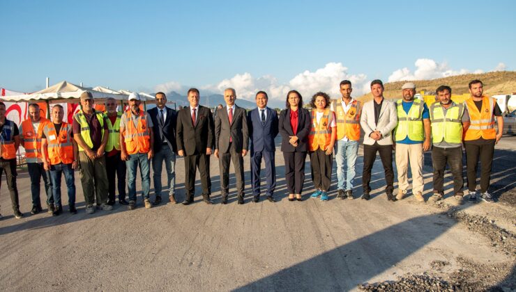 TC Ulaştırma ve Altyapı Bakanı Uraloğlu, KKTC  Karayolları Master Plan  Uygulama Projesi hakkında bilgi aldı