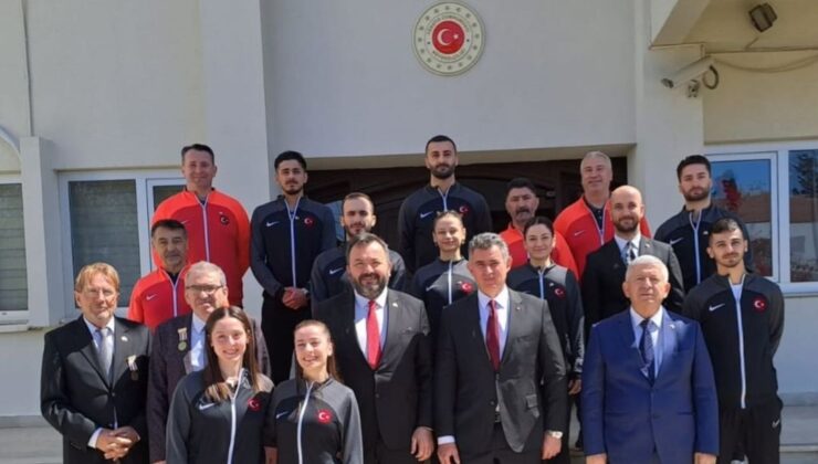 Büyükelçi Feyzioğlu,Türkiye Karate Federasyonu heyetini kabul etti