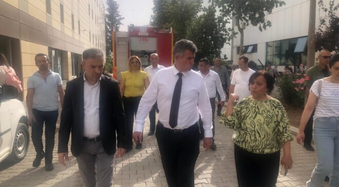 Türkiye’nin Lefkoşa Büyükelçisi Metin Feyzioğlu yangının ardından yurtta incelemelerde bulundu