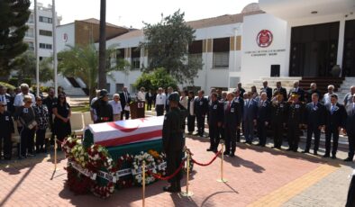 Hayatını kaybeden eski Meclis Başkanı Acarkan için Meclis’te tören düzenlendi