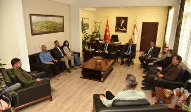 Başbakan Üstel, KTOEÖS ve KTÖS yetkilileri ile görüşüyor